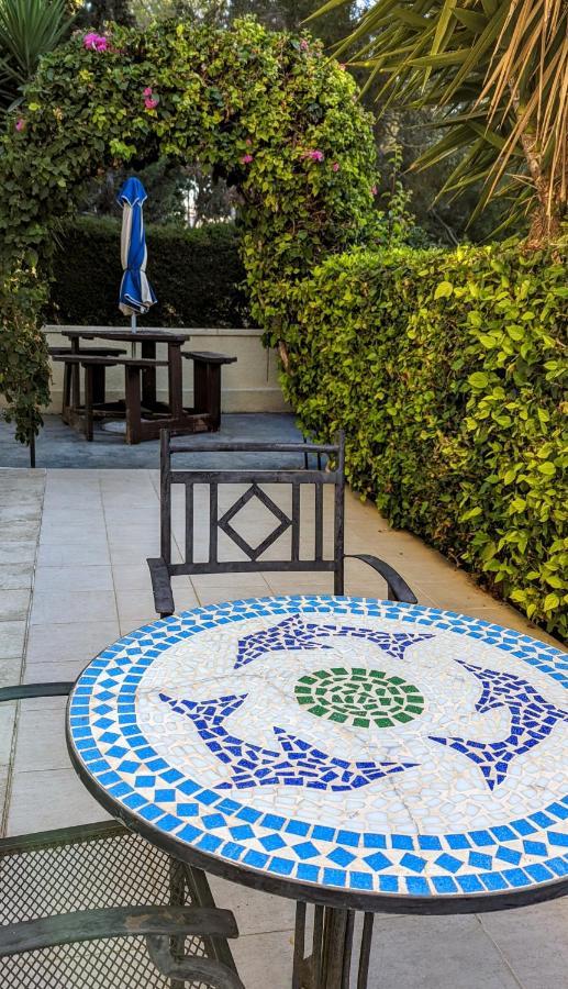 Stylish Garden Apartment At Paphos Harbour Екстериор снимка