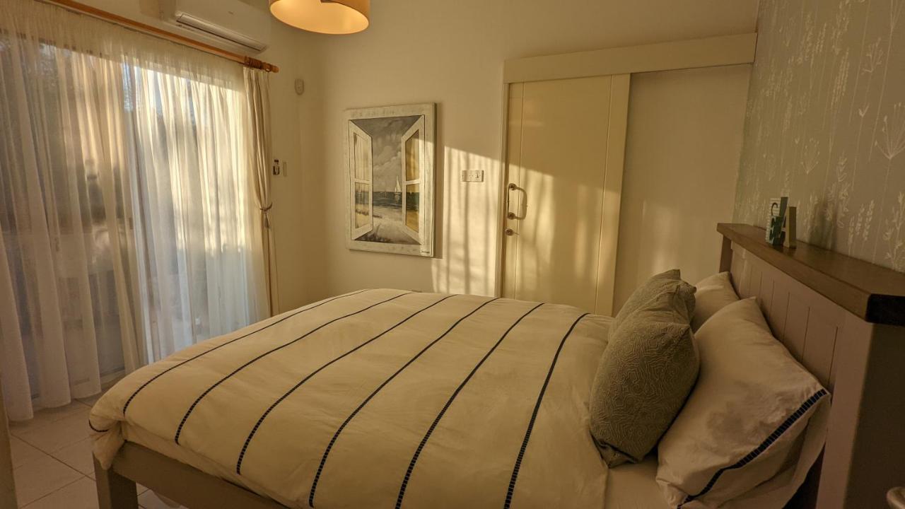 Stylish Garden Apartment At Paphos Harbour Екстериор снимка
